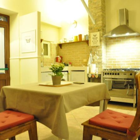 Bed And Breakfast Piazza Mercato Pescara Bagian luar foto