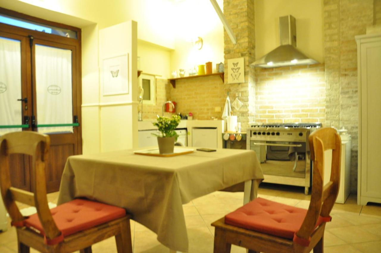 Bed And Breakfast Piazza Mercato Pescara Bagian luar foto