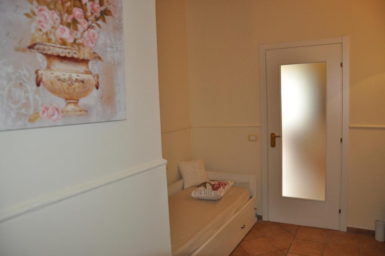 Bed And Breakfast Piazza Mercato Pescara Bagian luar foto