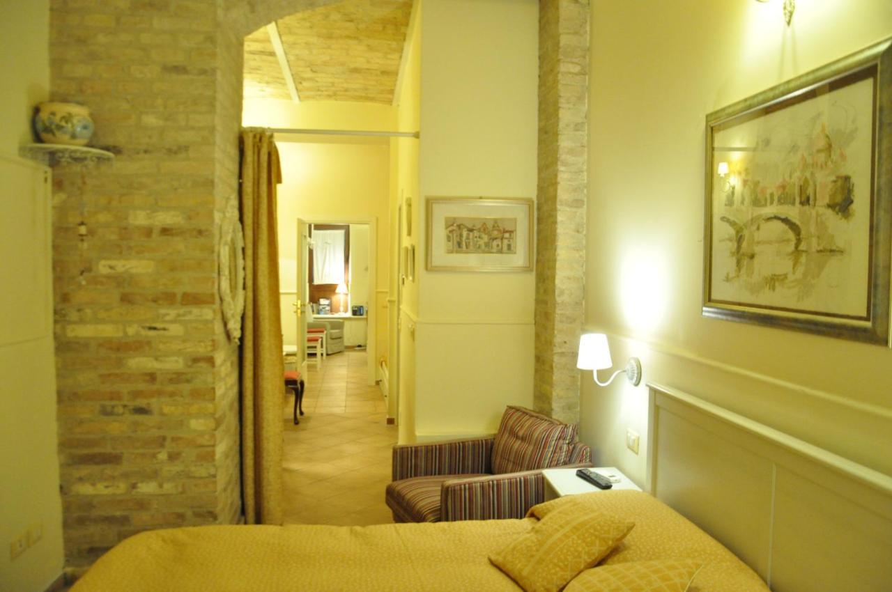 Bed And Breakfast Piazza Mercato Pescara Bagian luar foto