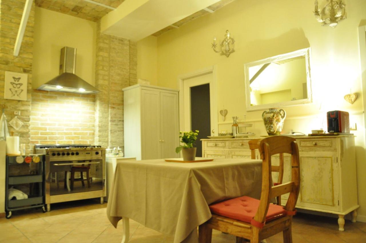 Bed And Breakfast Piazza Mercato Pescara Bagian luar foto