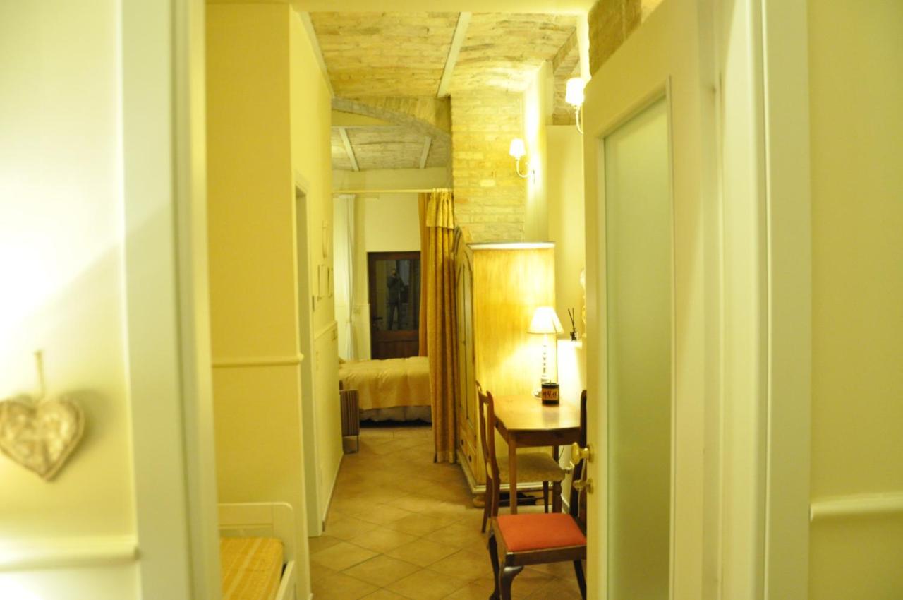 Bed And Breakfast Piazza Mercato Pescara Bagian luar foto